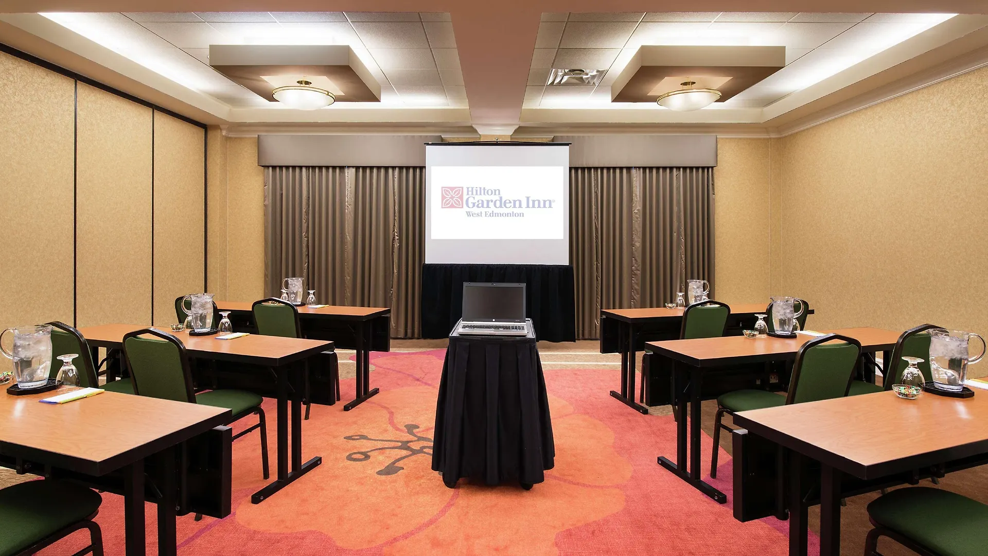 Hilton Garden Inn West אדמונטון קנדה