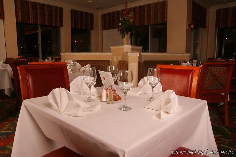 Hilton Garden Inn West Edmonton 3*,